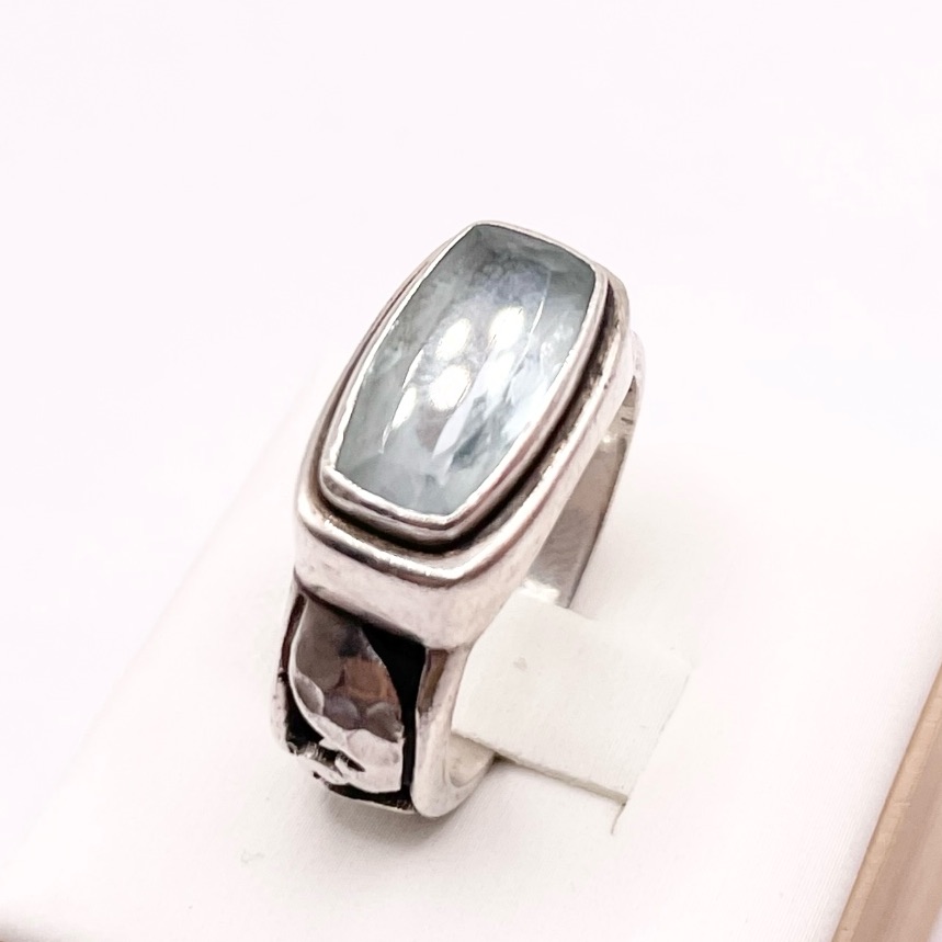 Size 7 Blue Topaz 925 Sterling Silver Ring 30$